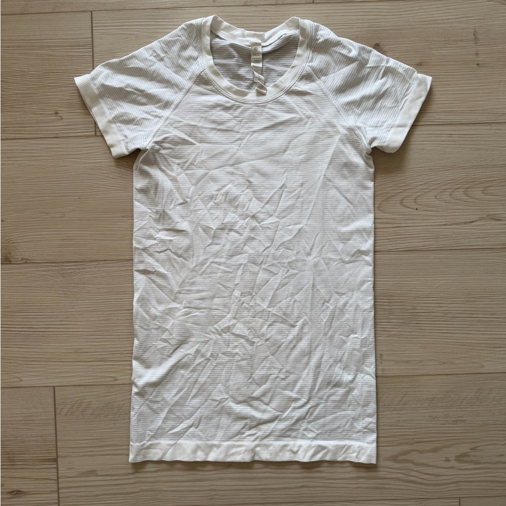 Lululemon Swiftly Tech Short
Sleeve Shirt